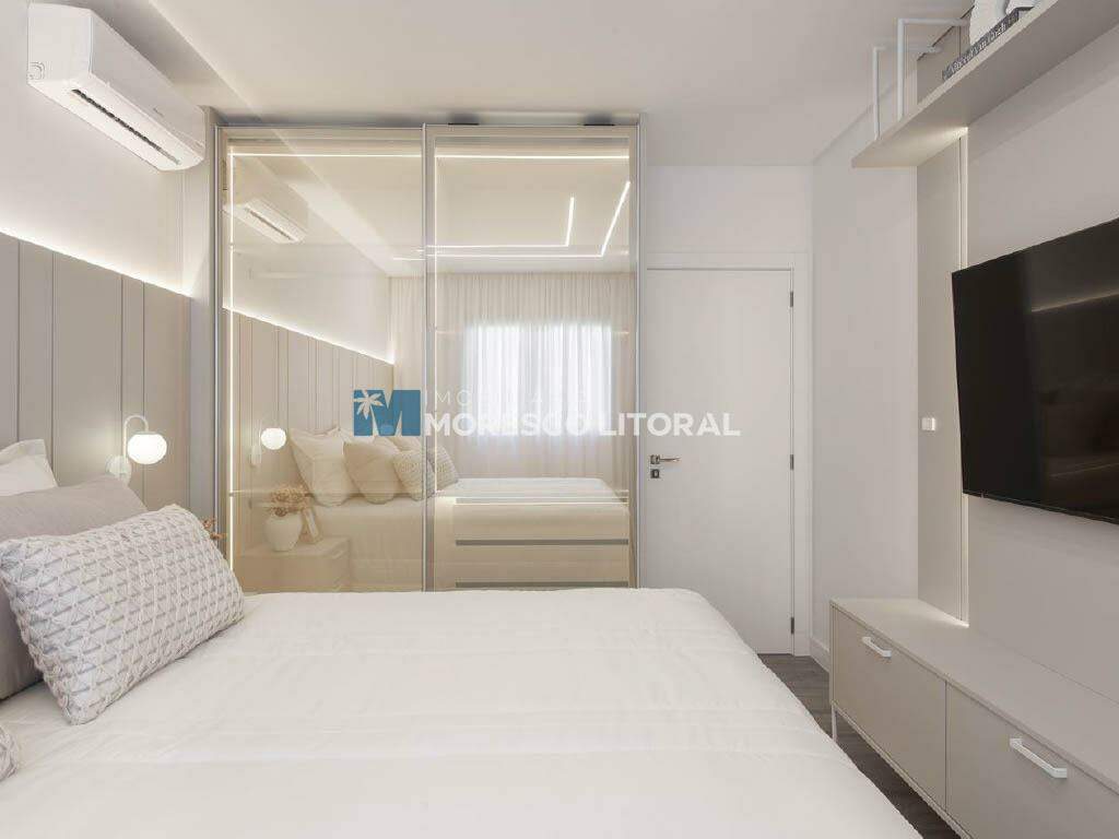 Apartamento à venda no Meia Praia: 