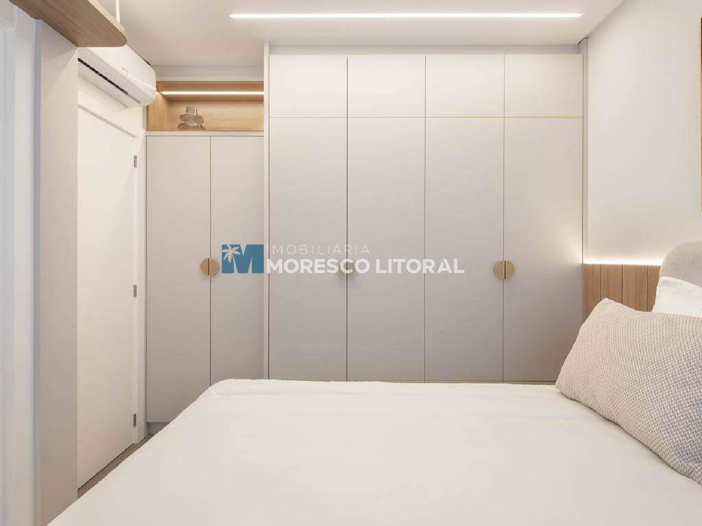 Apartamento à venda no Meia Praia: 