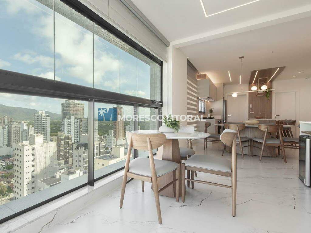 Apartamento à venda no Meia Praia: 