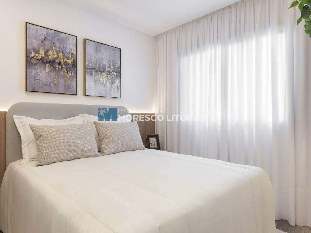 Apartamento à venda no Meia Praia: 