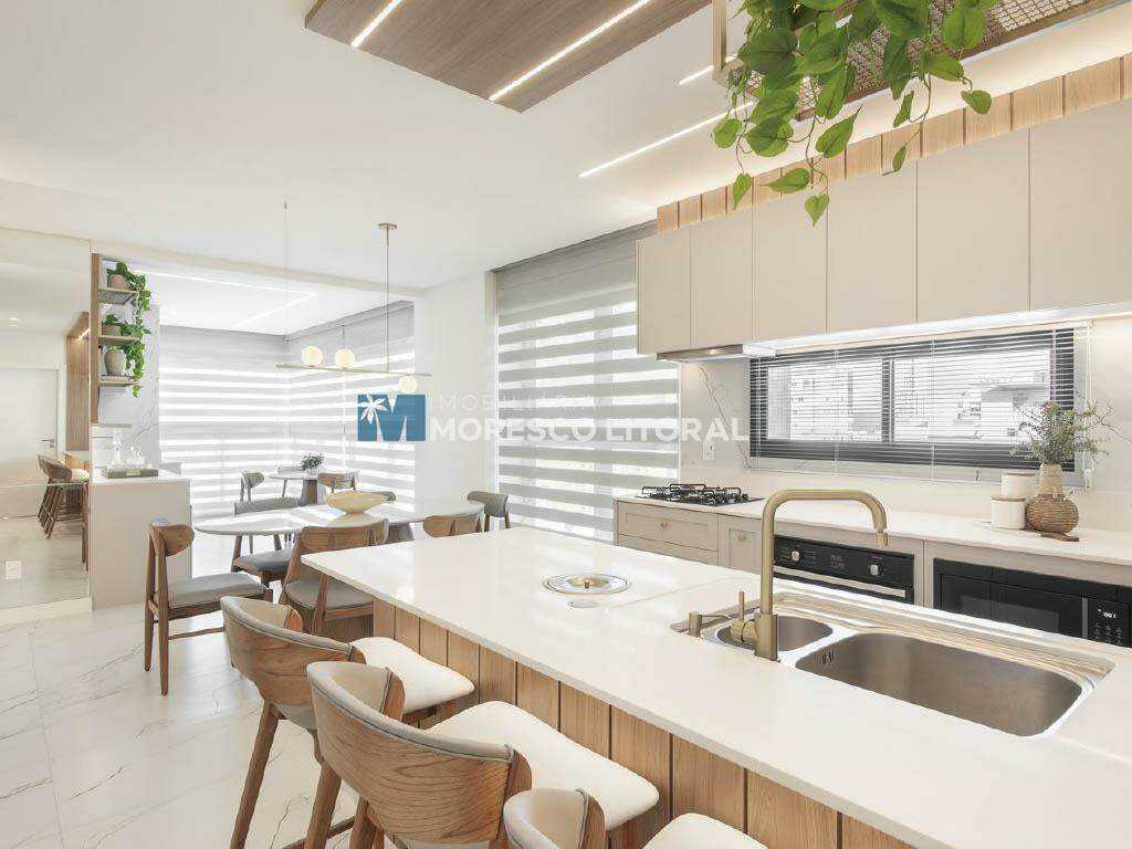 Apartamento à venda no Meia Praia: 