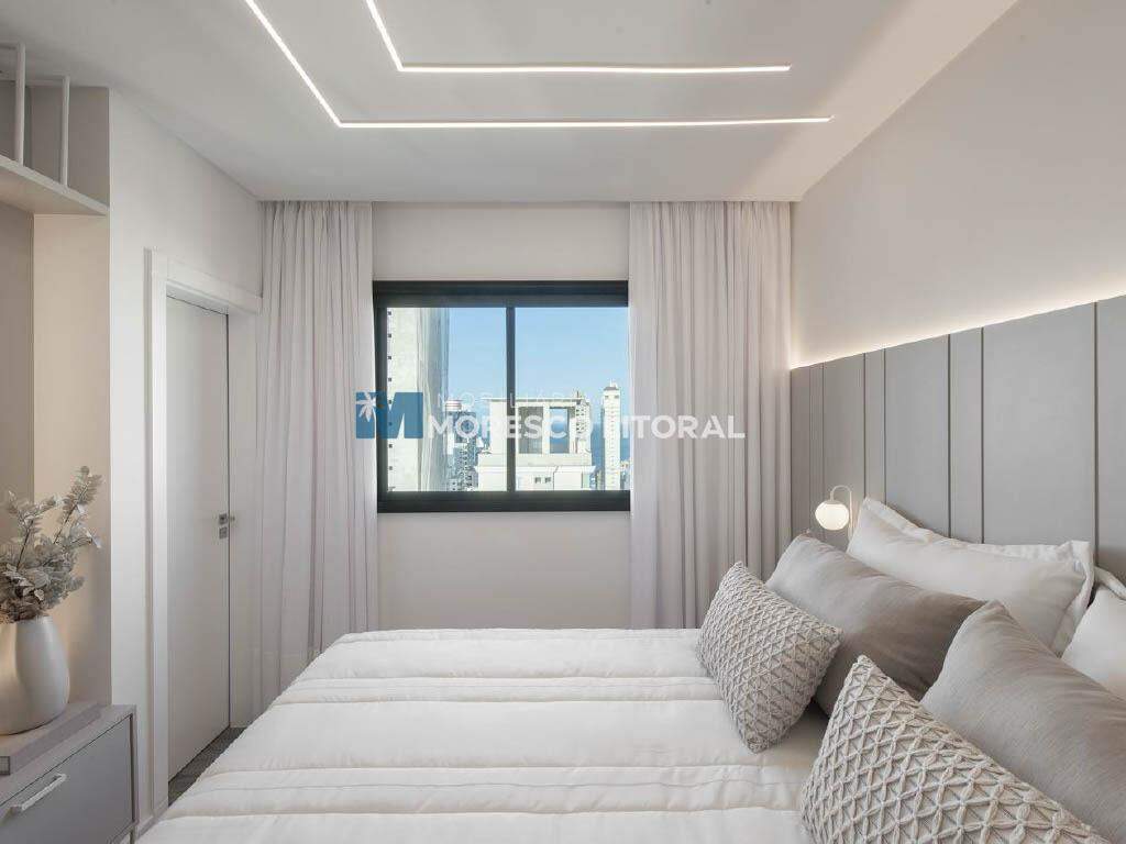 Apartamento à venda no Meia Praia: 