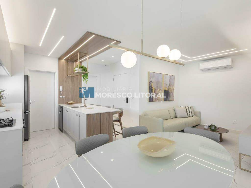 Apartamento à venda no Meia Praia: 