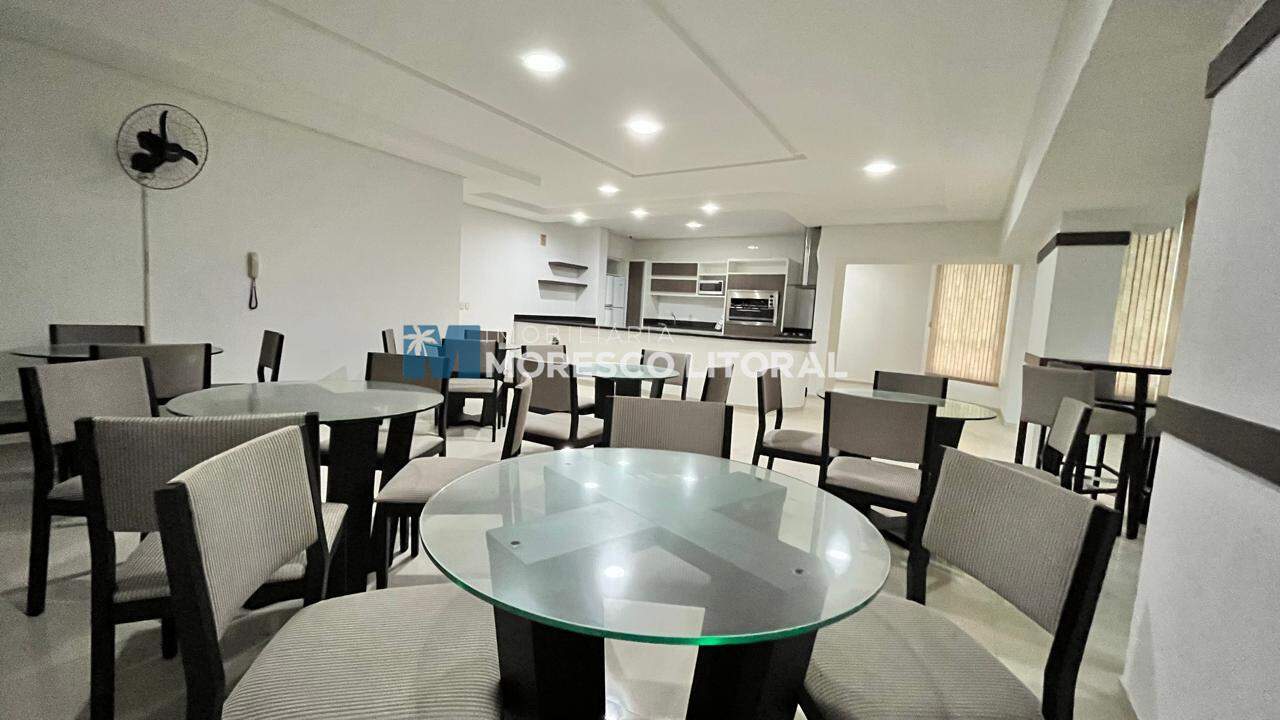 Apartamento à venda no Meia Praia: