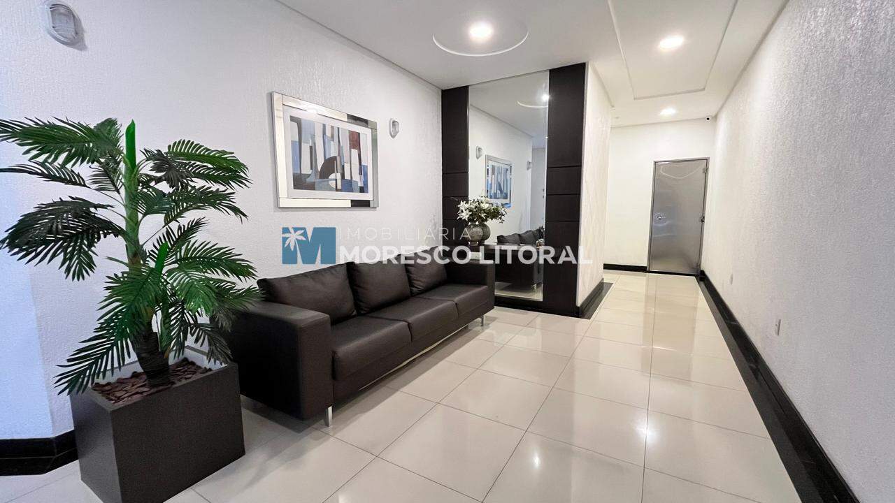 Apartamento à venda no Meia Praia: