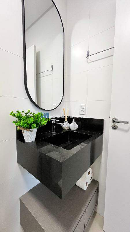 Apartamento à venda no Meia Praia: