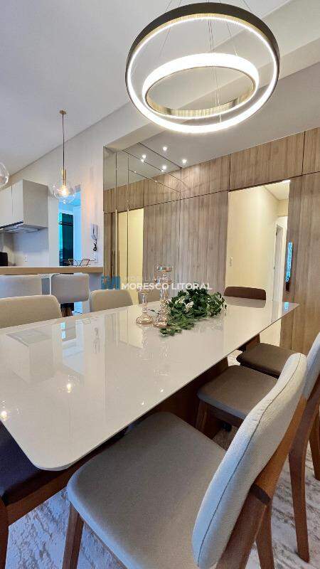 Apartamento à venda no Meia Praia: