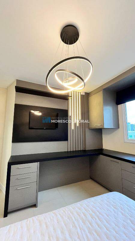Apartamento à venda no Meia Praia: