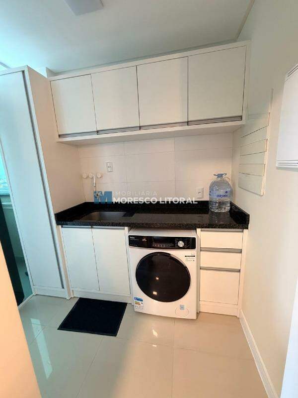 Apartamento à venda no Meia Praia: