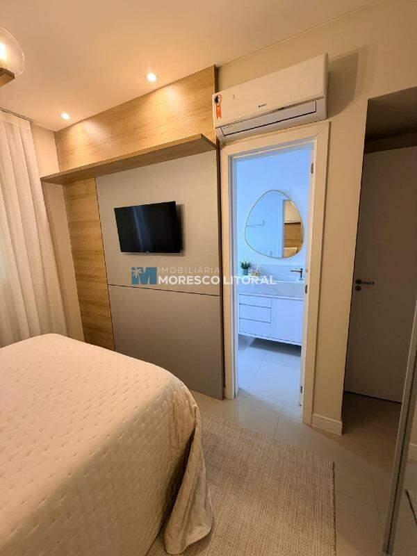 Apartamento à venda no Meia Praia: