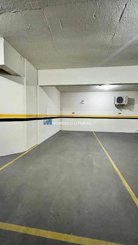 Apartamento à venda no Meia Praia: