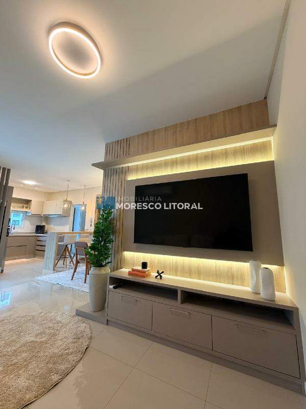 Apartamento à venda no Meia Praia: