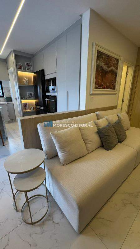 Apartamento à venda no Meia Praia: