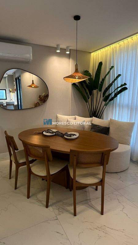 Apartamento à venda no Meia Praia: