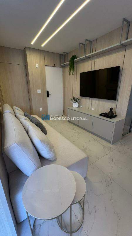 Apartamento à venda no Meia Praia: