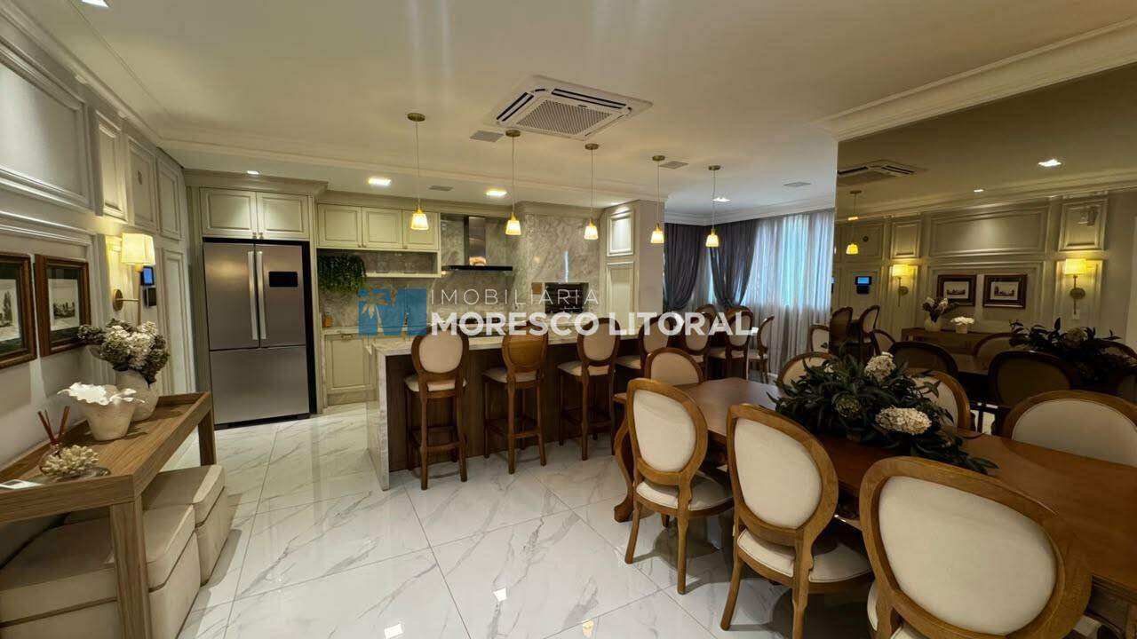 Apartamento à venda no Meia Praia: 