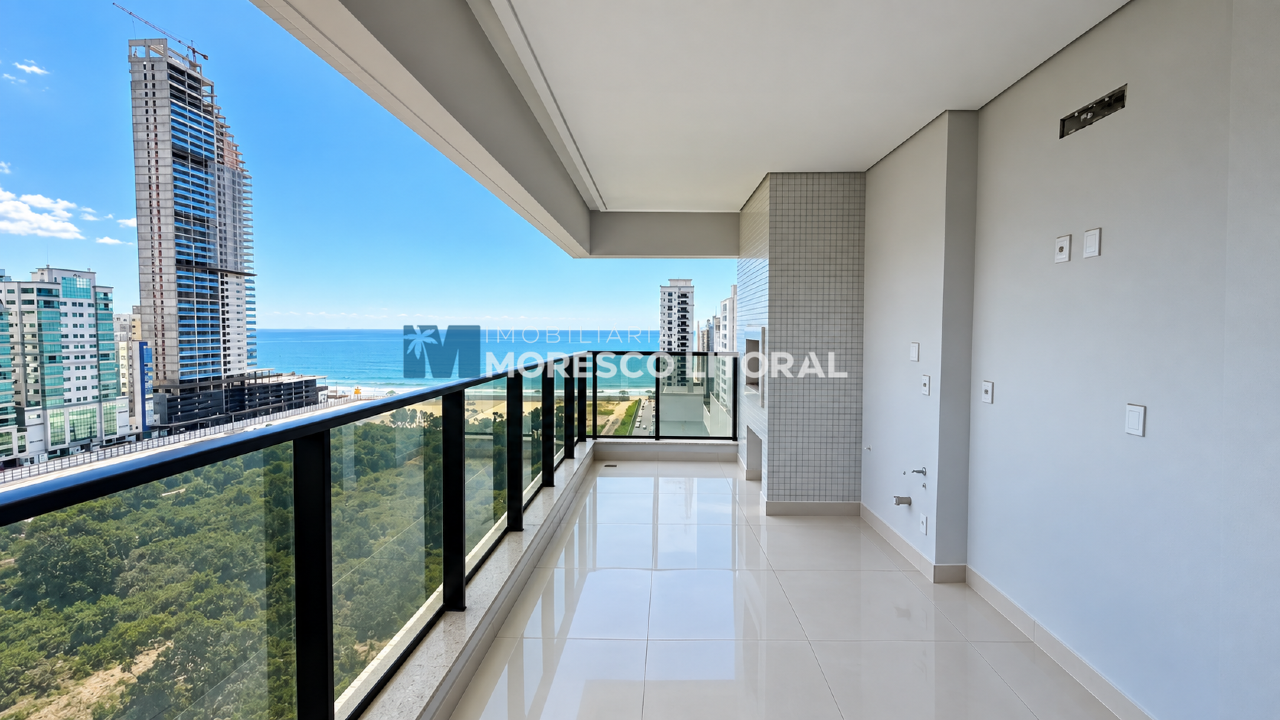 Apartamento à venda no Meia Praia: 