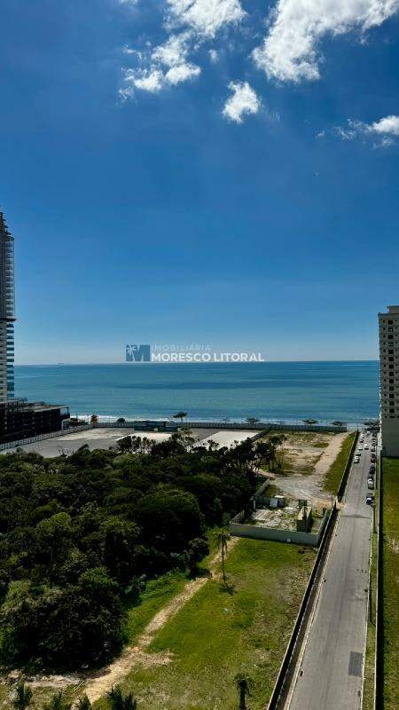 Apartamento à venda no Meia Praia: 