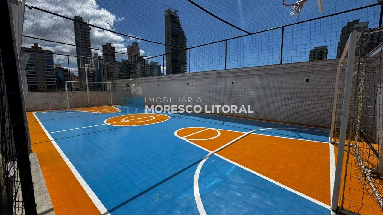 Apartamento à venda no Meia Praia: 