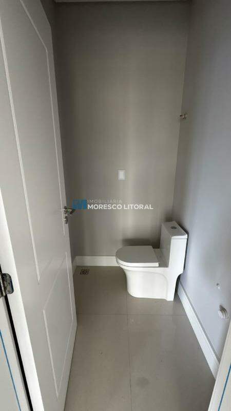 Apartamento à venda no Meia Praia: 
