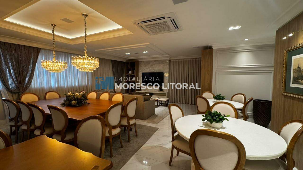 Apartamento à venda no Meia Praia: 