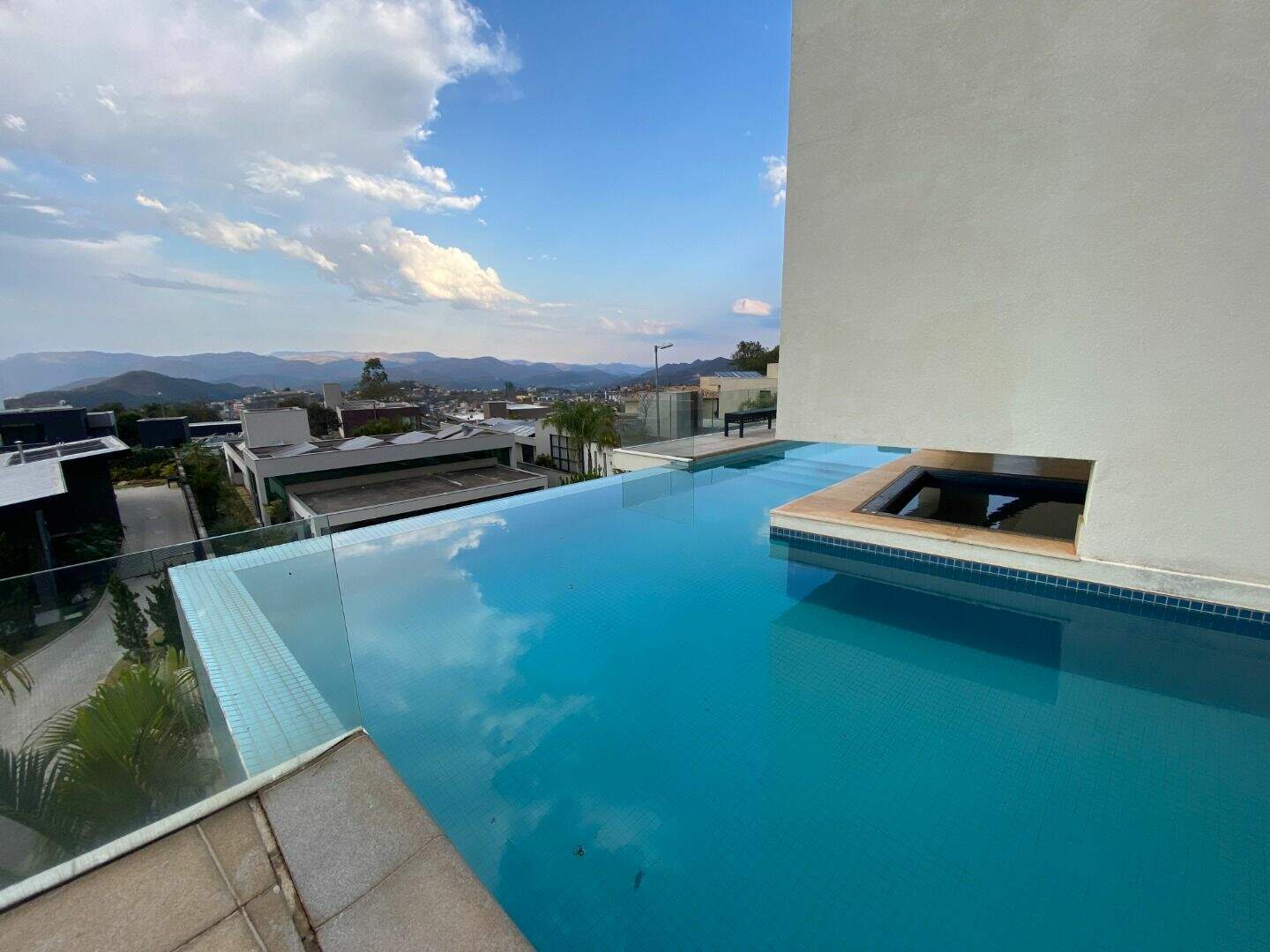 Casa à venda no Jardim Serrano: 