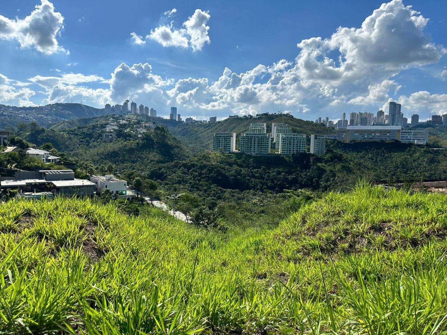 Terreno à venda no Vale dos Cristais: 