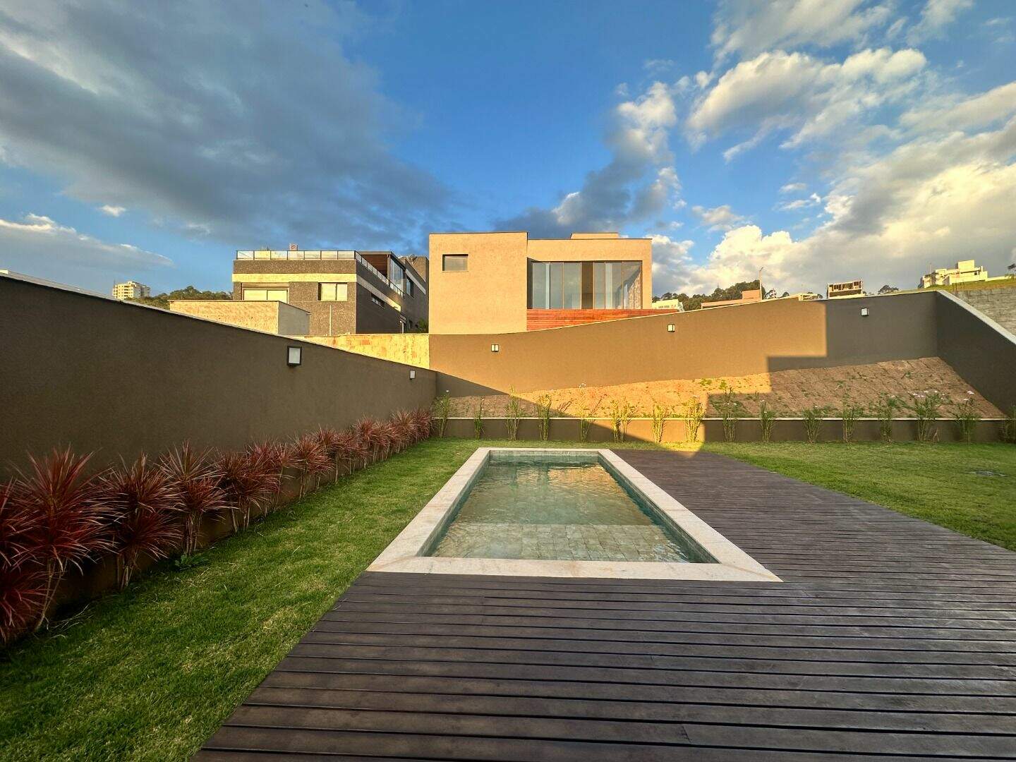 Casa à venda no Alphaville - Lagoa dos Ingleses: 