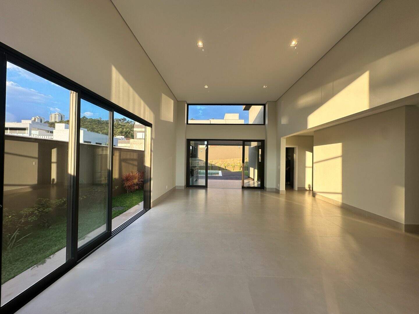 Casa à venda no Alphaville - Lagoa dos Ingleses: 