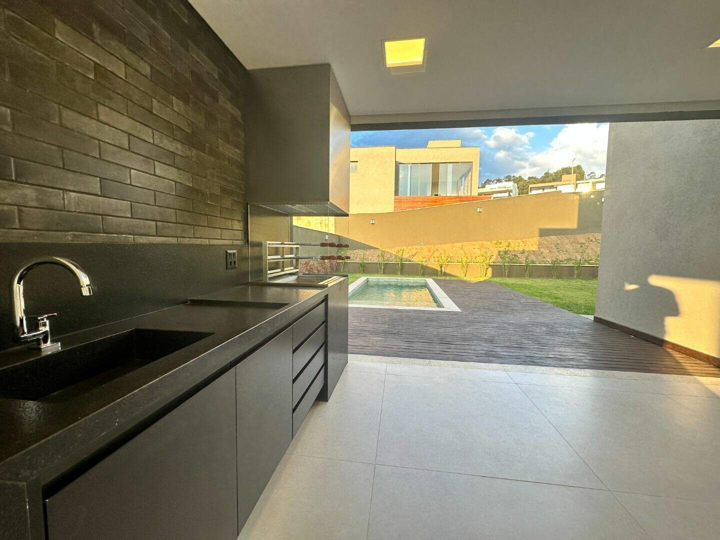 Casa à venda no Alphaville - Lagoa dos Ingleses: 