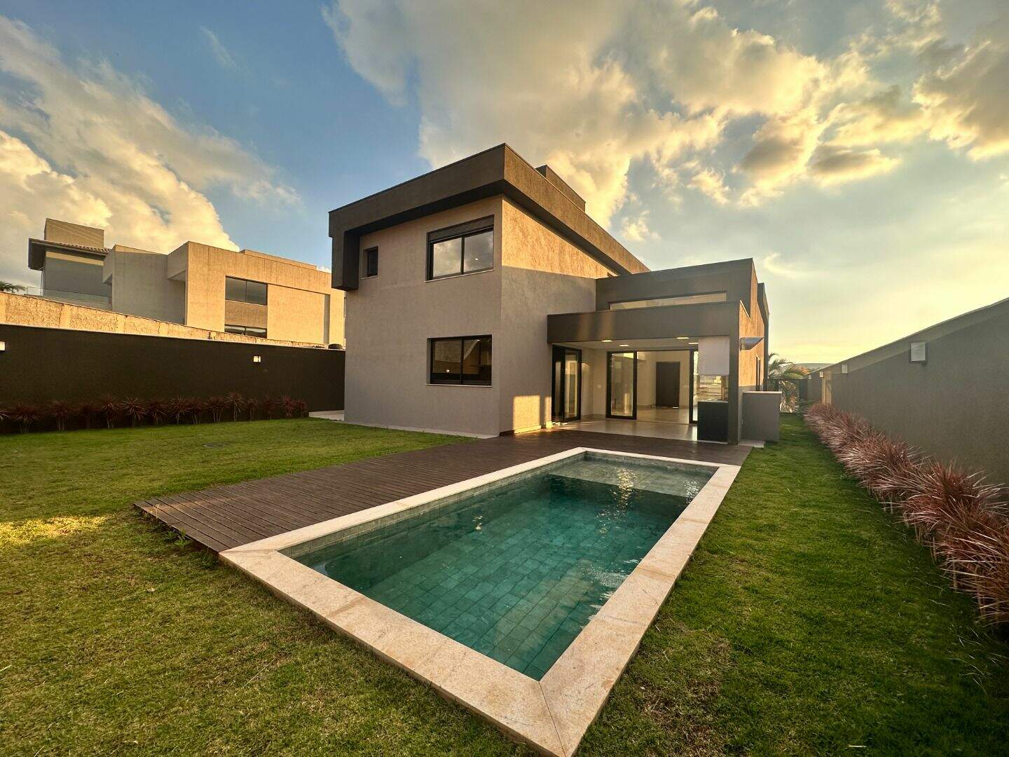 Casa à venda no Alphaville - Lagoa dos Ingleses: 