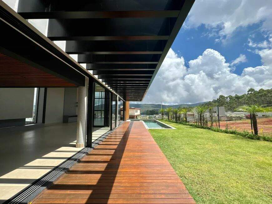 Casa à venda no Alphaville - Lagoa dos Ingleses: 