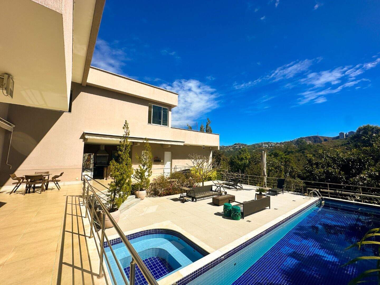 Casa à venda no Vale dos Cristais: 