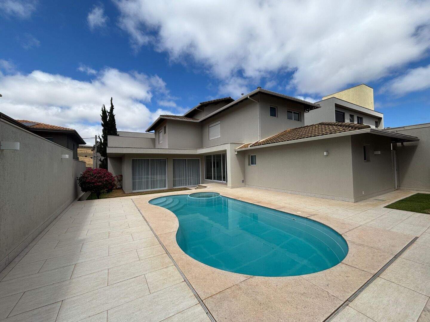 Casa à venda no Alphaville - Lagoa dos Ingleses: 