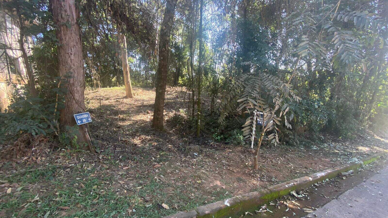 Terreno à venda no Quintas do Sol: 