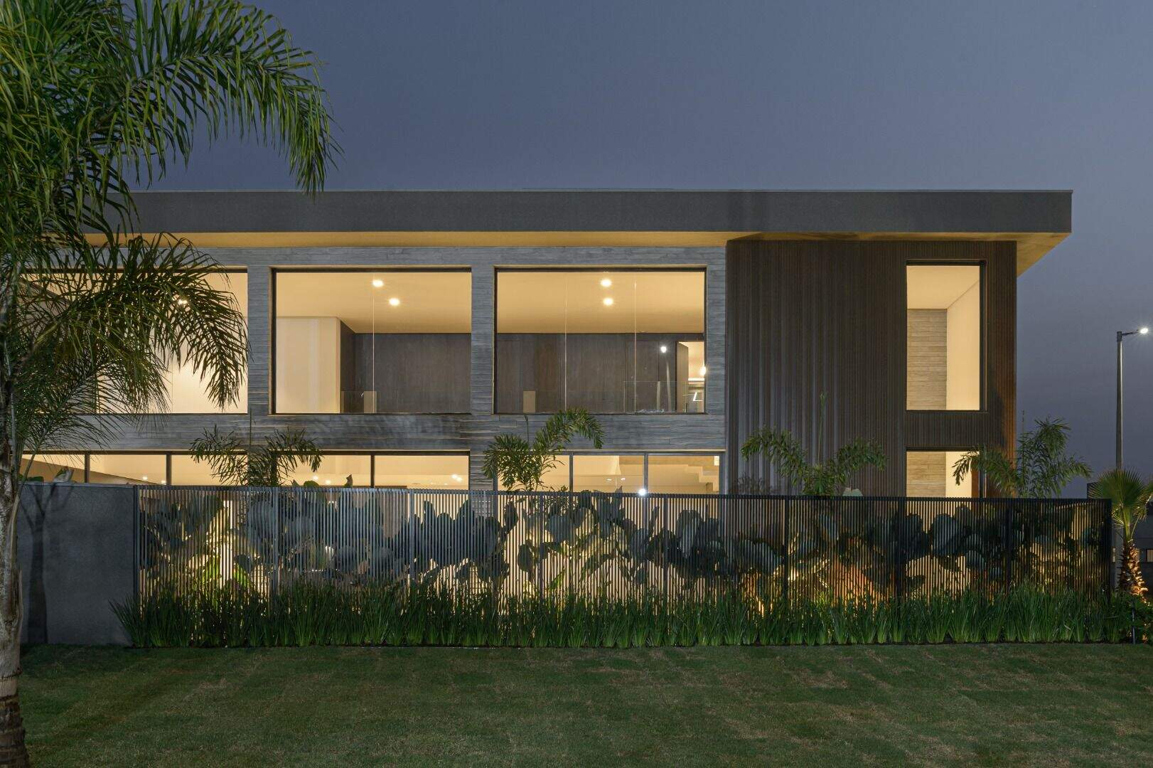 Casa à venda no Alphaville - Lagoa dos Ingleses: 