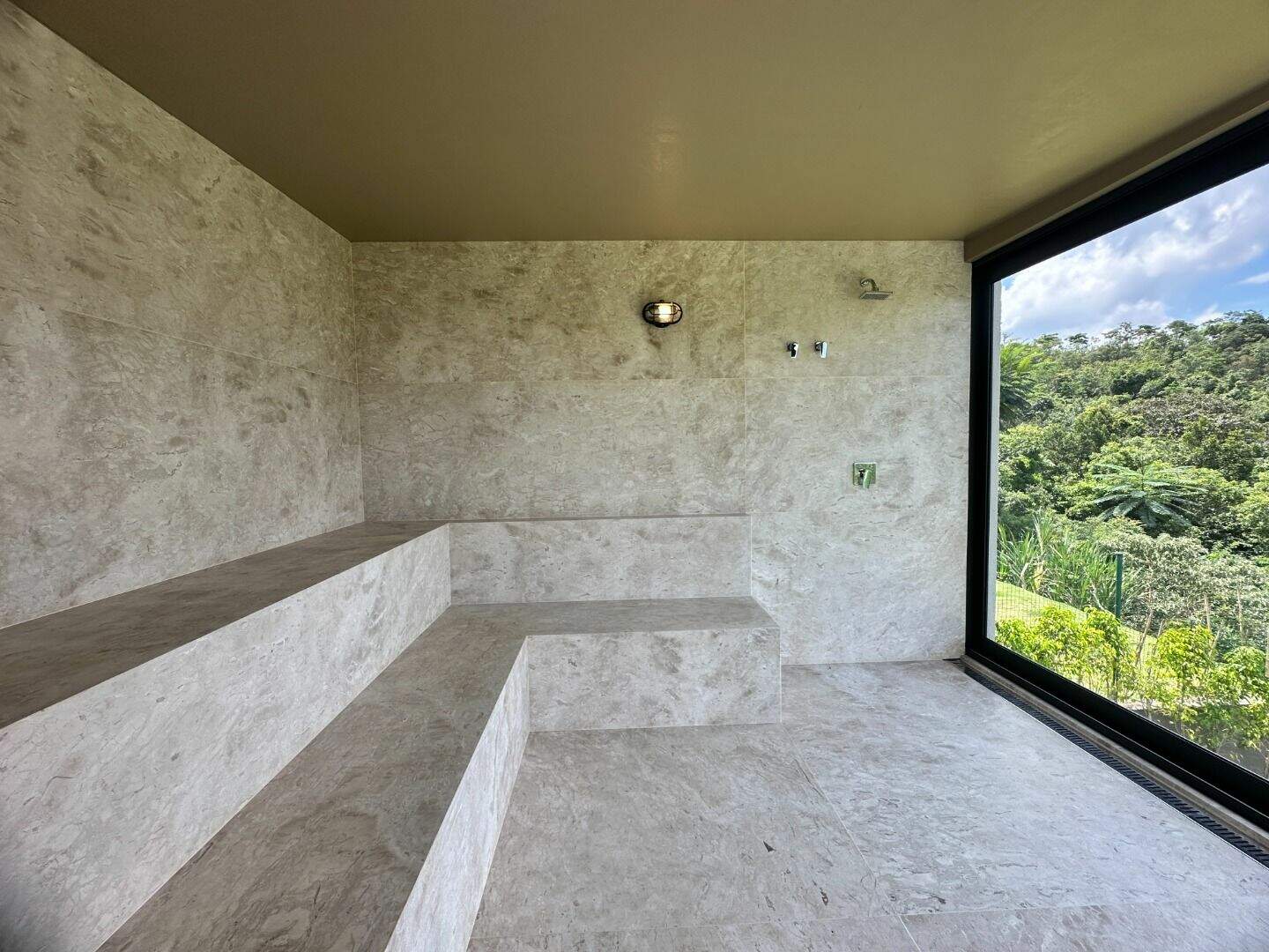 Casa à venda no Vale dos Cristais: sauna