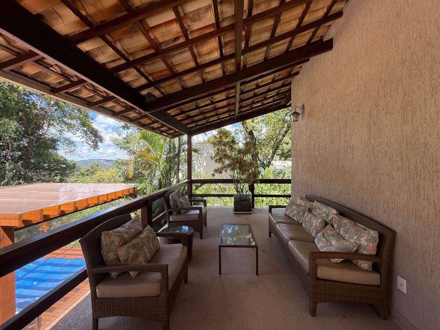 Casa à venda no Retiro Do Chalé: 