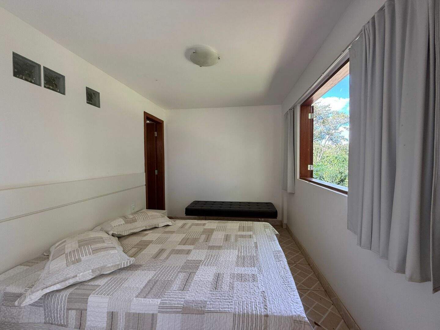 Casa à venda no Retiro Do Chalé: 