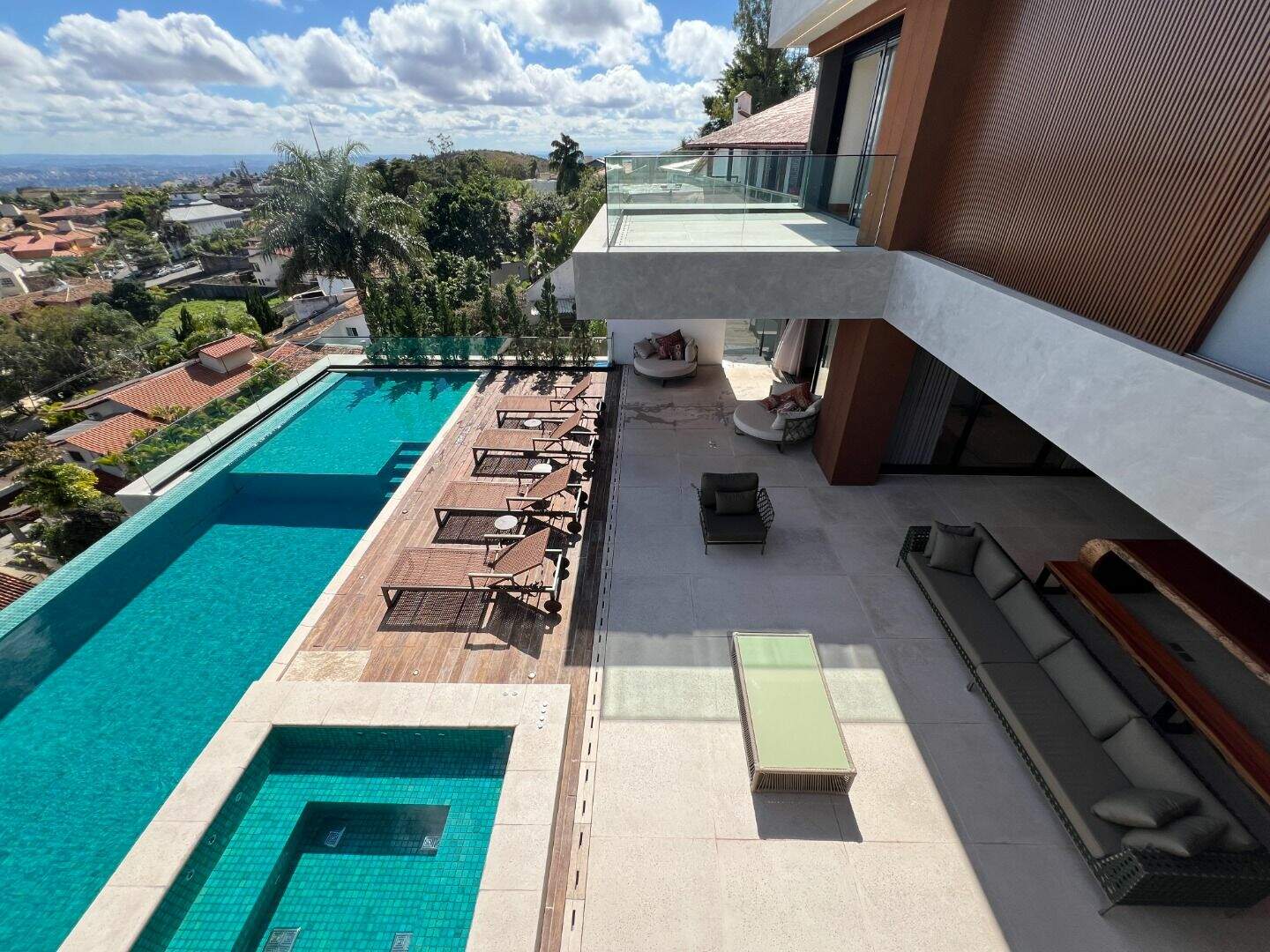 Casa à venda no Belvedere: 