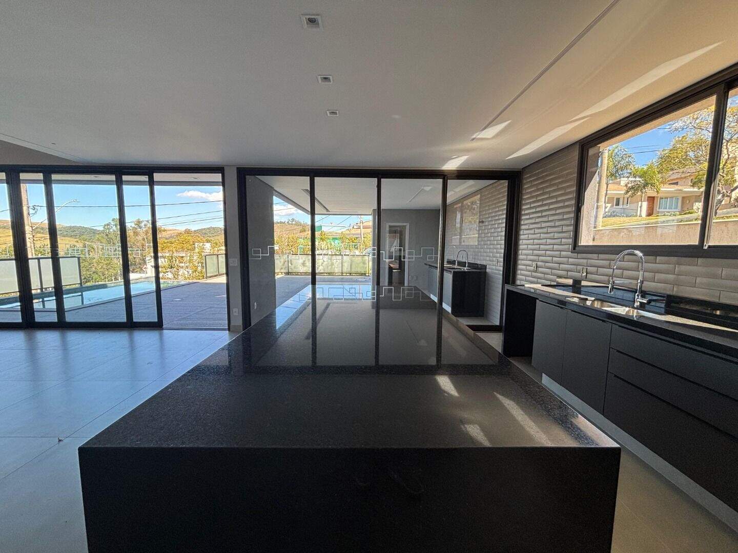 Casa à venda no Alphaville - Lagoa dos Ingleses: 