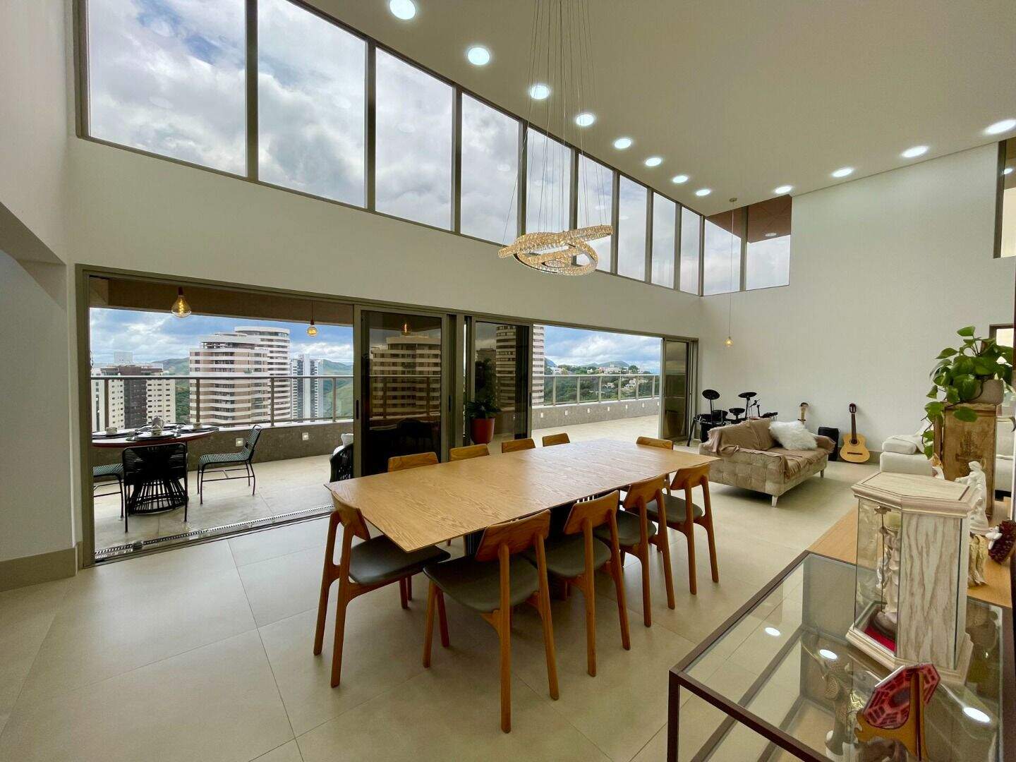 Cobertura à venda no Vale do Sereno: 