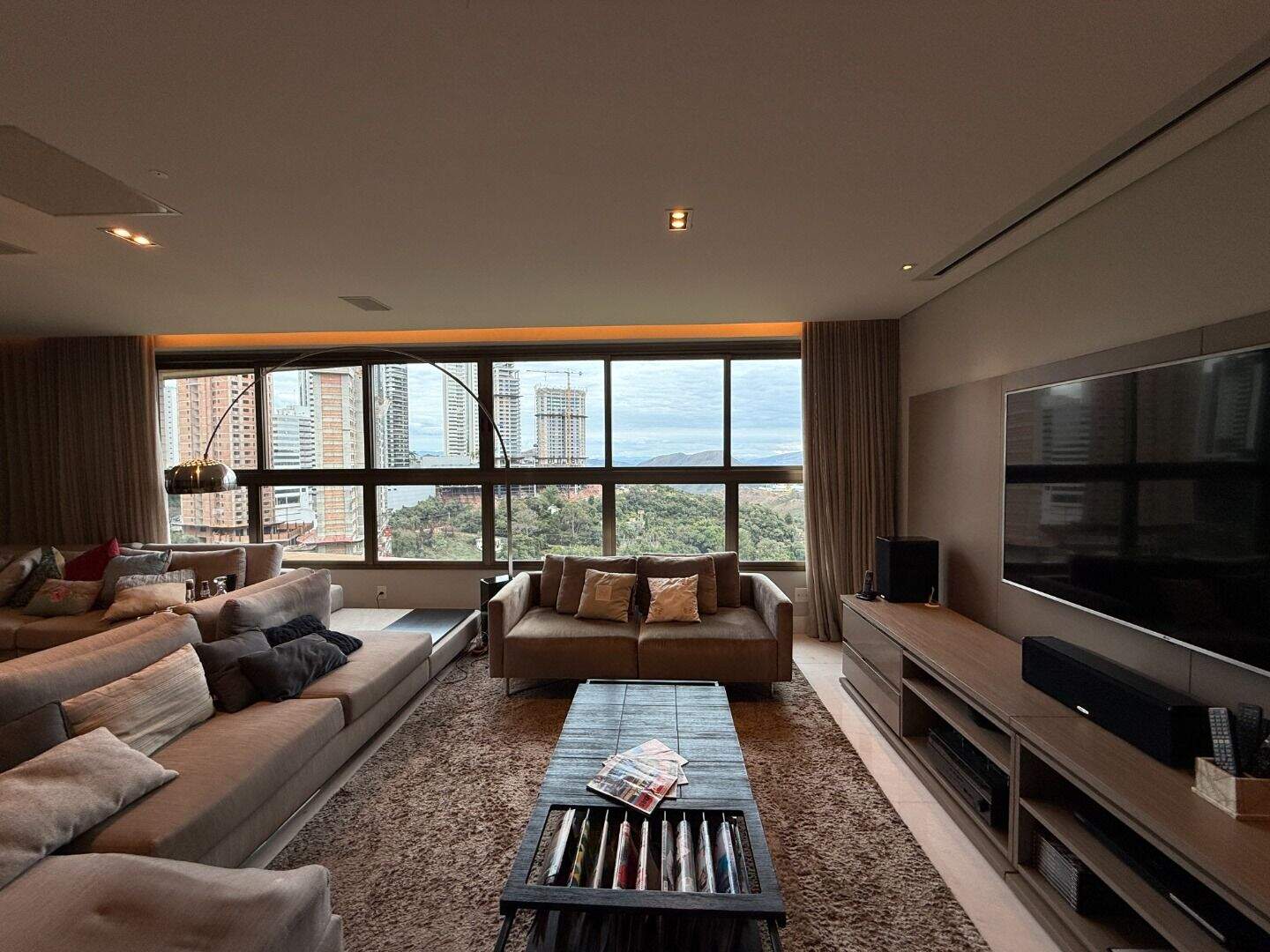 Apartamento à venda no Vila da Serra: 