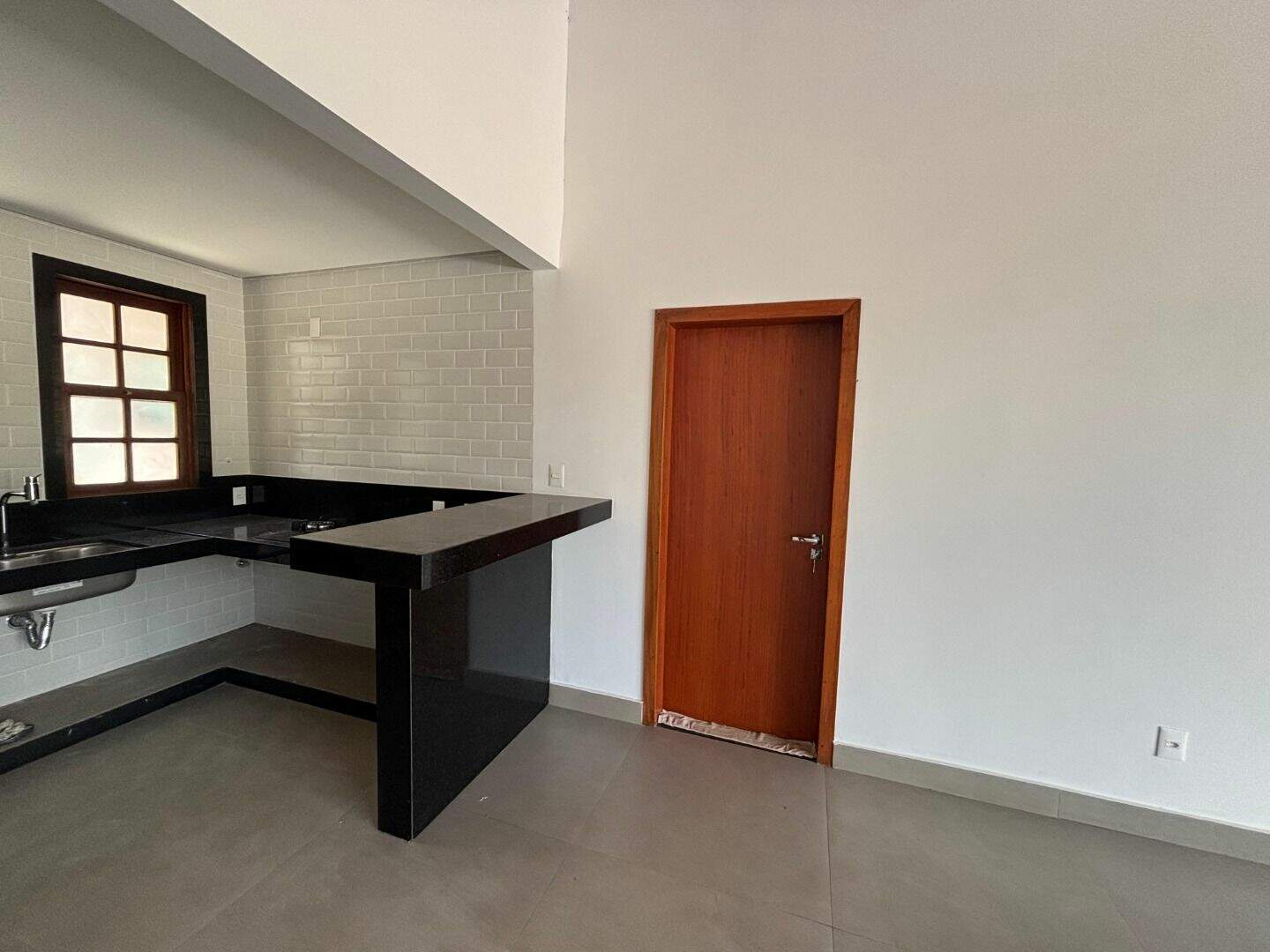 Casa à venda no Alphaville - Lagoa dos Ingleses: 