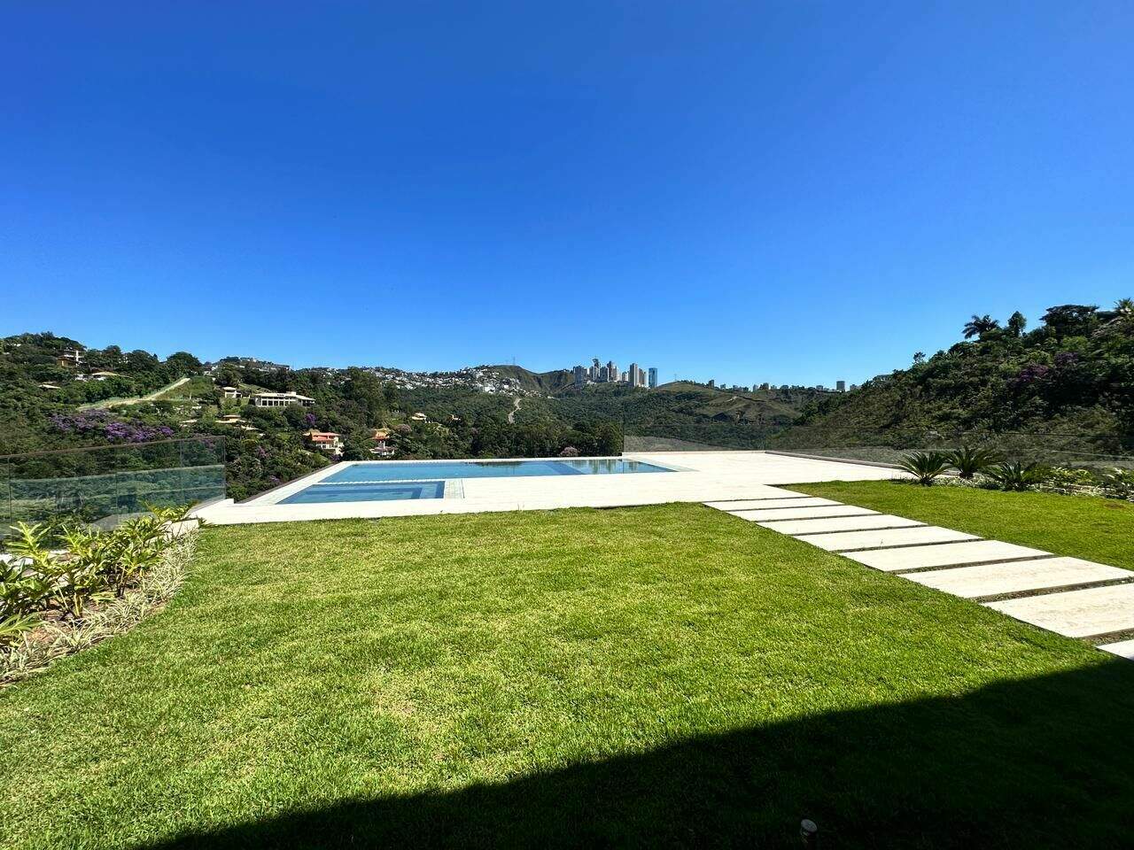 Casa à venda no Vale dos Cristais: 