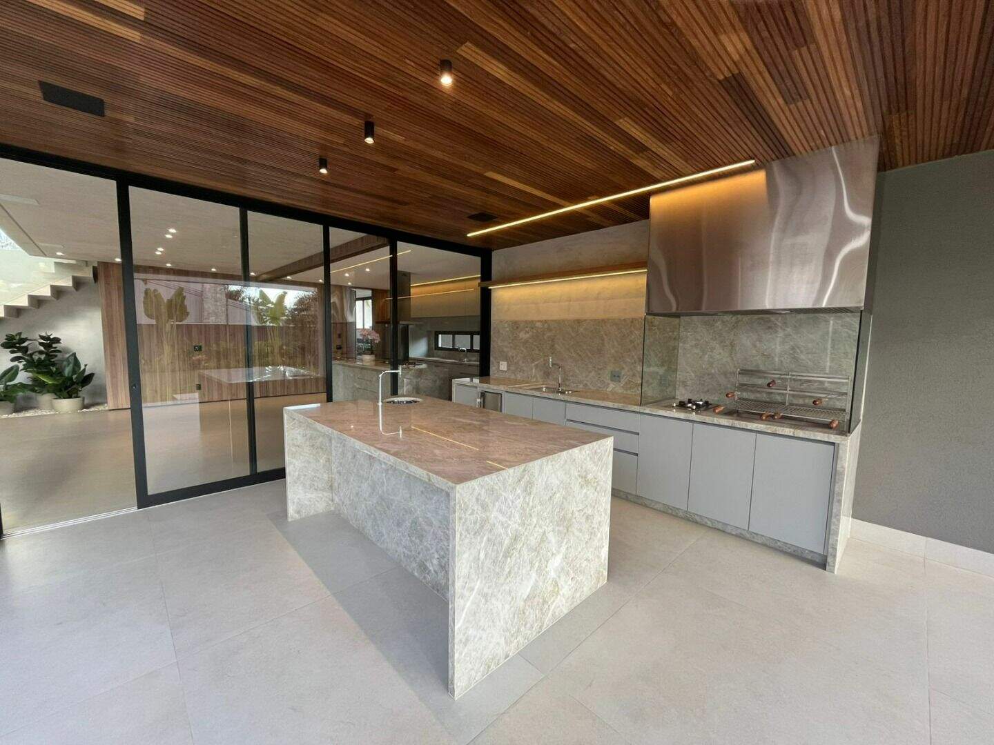 Casa à venda no Alphaville - Lagoa dos Ingleses: 