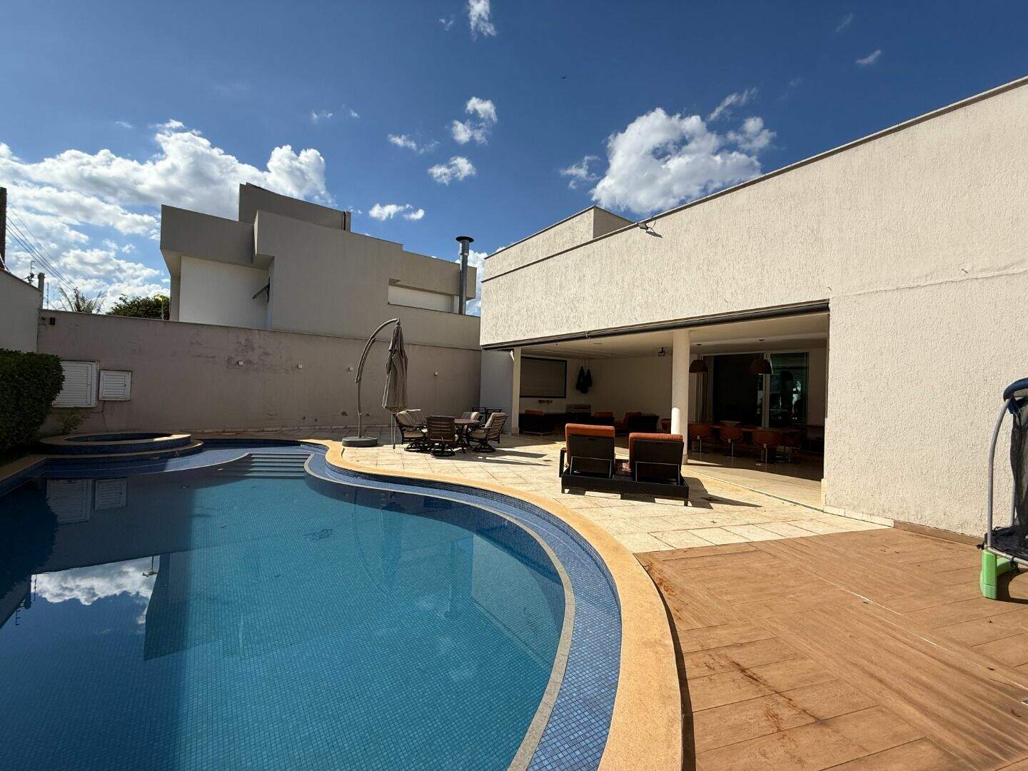 Casa à venda no Belvedere: 