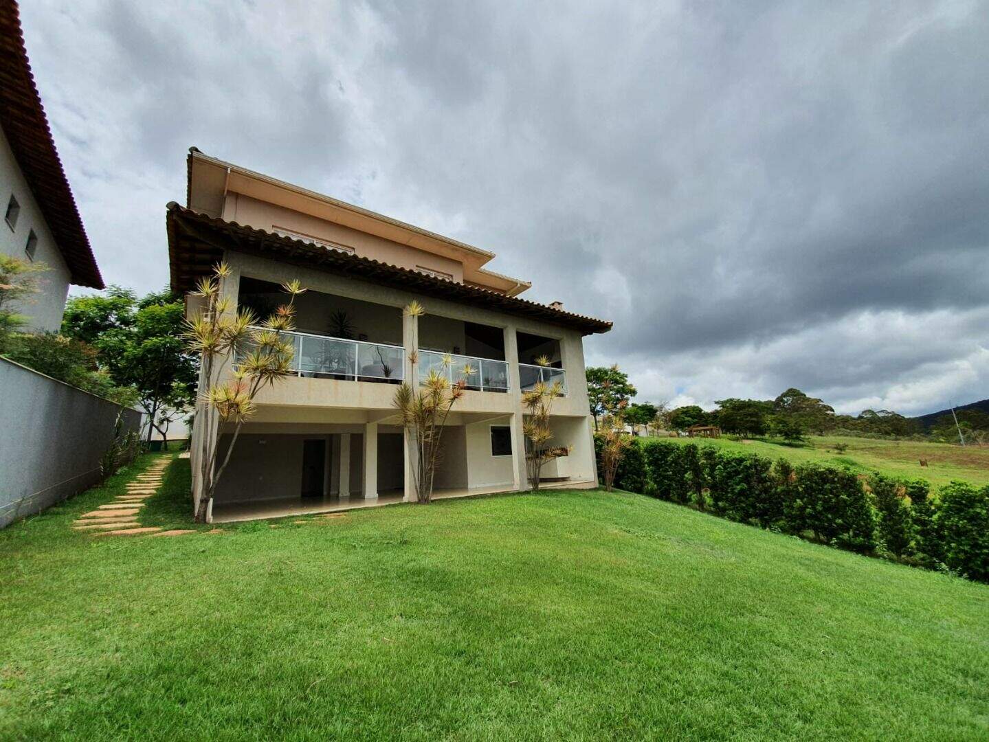 Casa à venda no Alphaville - Lagoa dos Ingleses: 