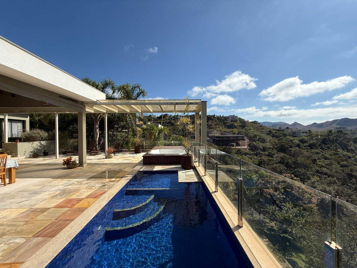 Casa à venda no Vale dos Cristais: 