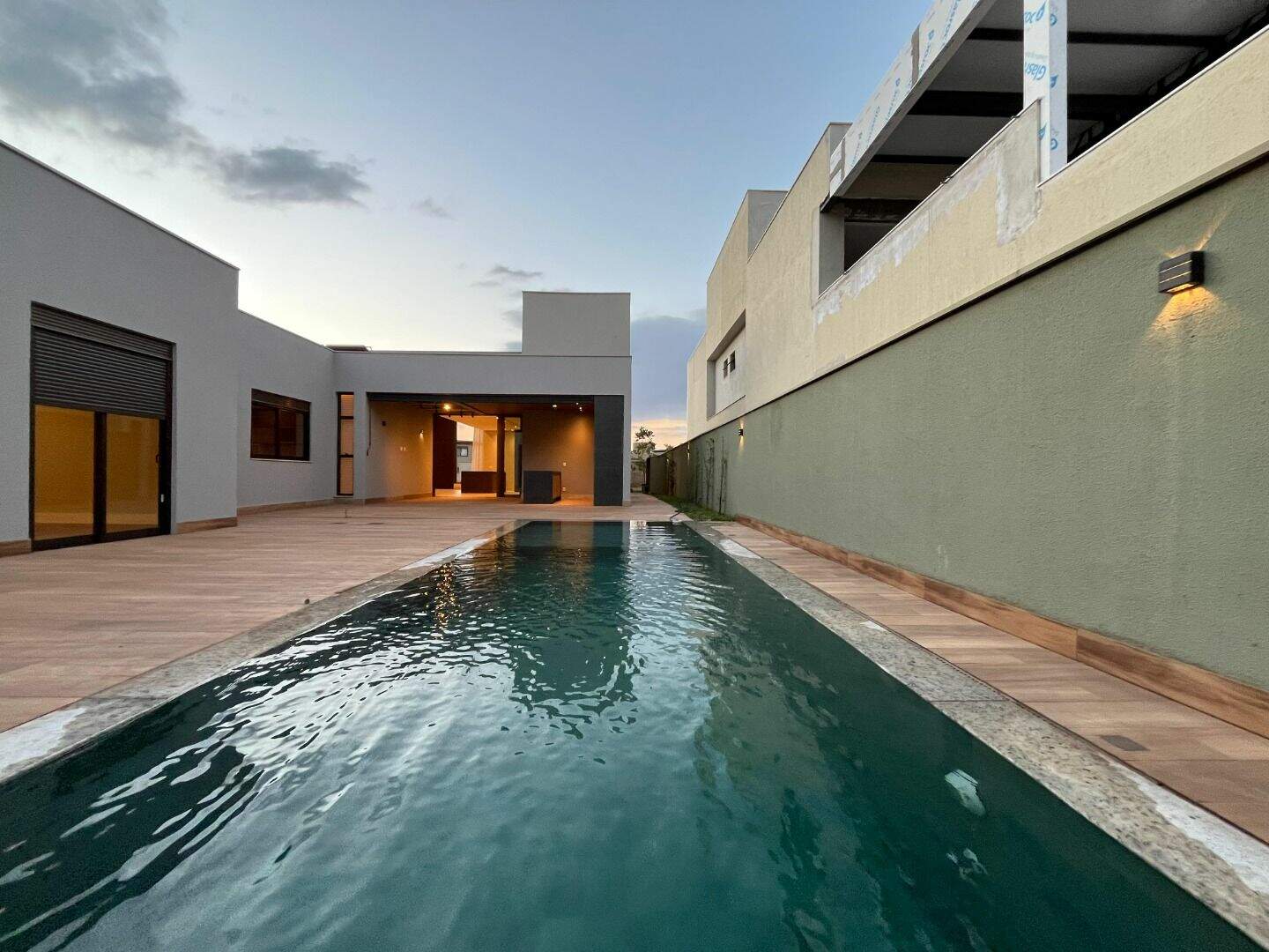 Casa à venda no Alphaville - Lagoa dos Ingleses: 